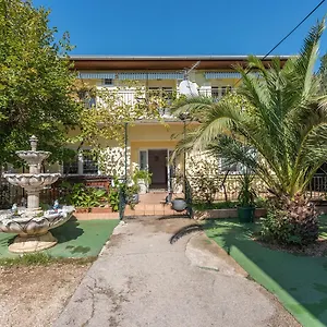 https://apartments-and-rooms-dragica.hotelinzadar.com